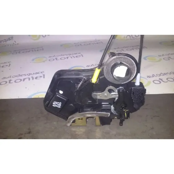 Cerradura Puerta Trasera Izquierda para Toyota Corolla (E12)