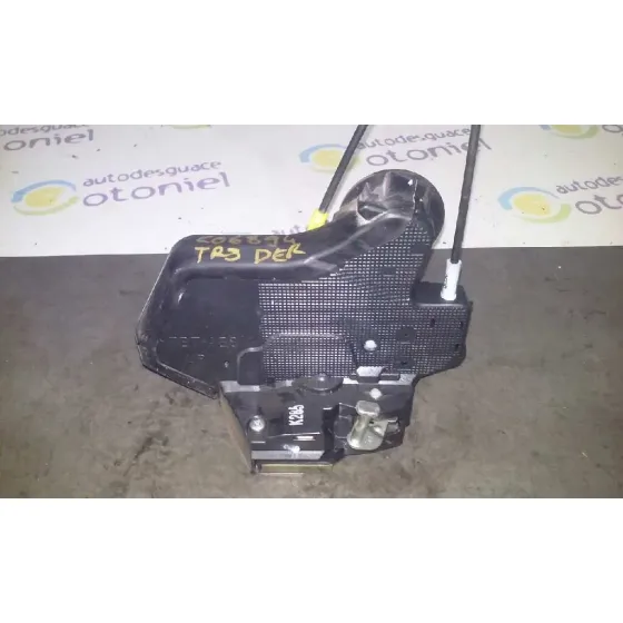 Cerradura Puerta Trasera Derecha para Toyota Corolla (E12)