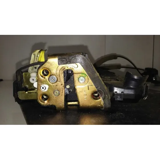 Cerradura Puerta Delantera Izquierda para Toyota Corolla (E12)