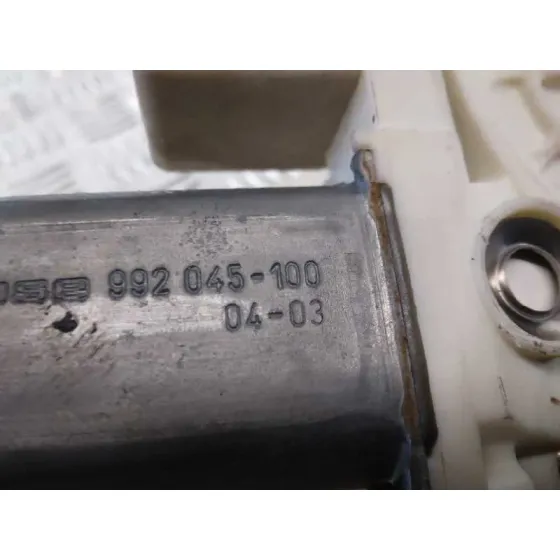 Elevalunas Delantero Izquierdo para Toyota Avensis Berlina (T25)