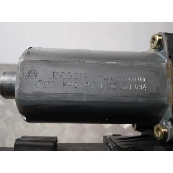 Motor Elevalunas Delantero Derecho para Volkswagen Passat Berlina (3B3)