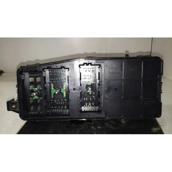 Caja Reles / Fusibles para Kia Carnival