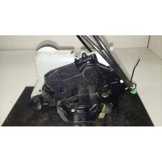 Cerradura Puerta Delantera Derecha para Toyota Yaris