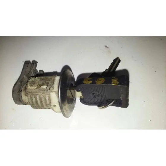Bombin Puerta Delantera Izquierda para Volkswagen Vento (1H2)