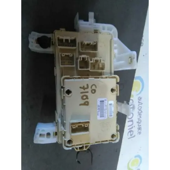 Caja Reles / Fusibles para Toyota Corolla Verso (R1)