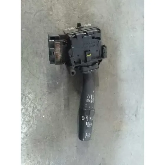Mando Limpia para Toyota Corolla Verso (R1)