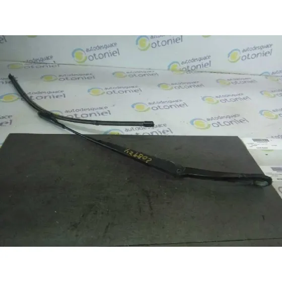 Brazo Limpia Delantero Izquierdo para Mercedes-Benz Clase Cla (W117)