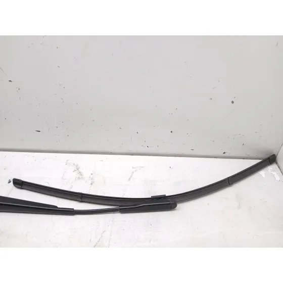 Brazo Limpia Delantero Izquierdo para Mercedes-Benz Clase Cla (W117)