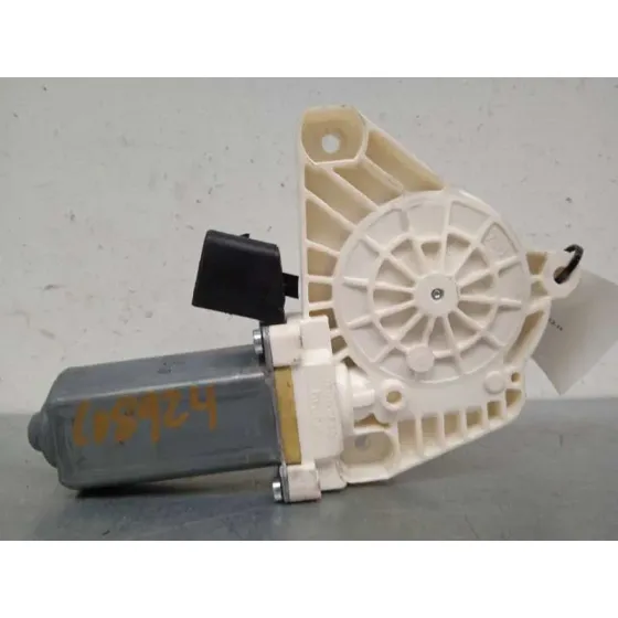 Motor Elevalunas Delantero Derecho para Mercedes-Benz Clase Cla (W117)