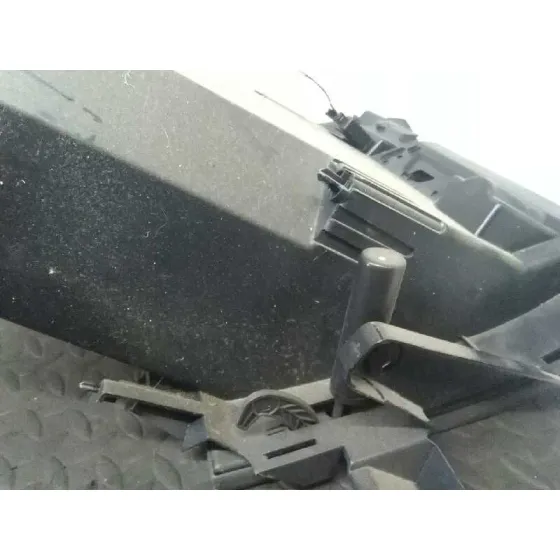 Guantera para Ford Kuga (Cbv)