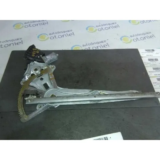 Elevalunas Trasero Izquierdo para Toyota Corolla Verso (R1)