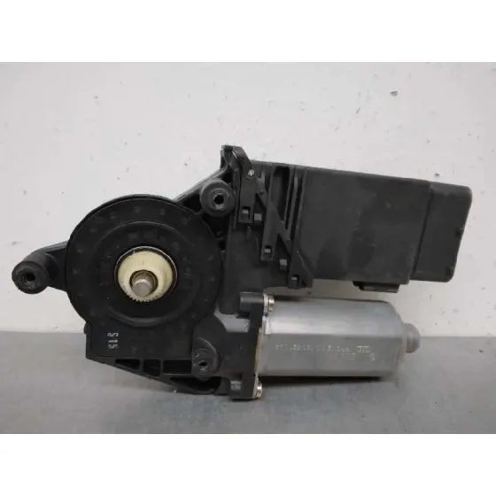 Motor Elevalunas Delantero Derecho para Volkswagen Passat Berlina (3B2)