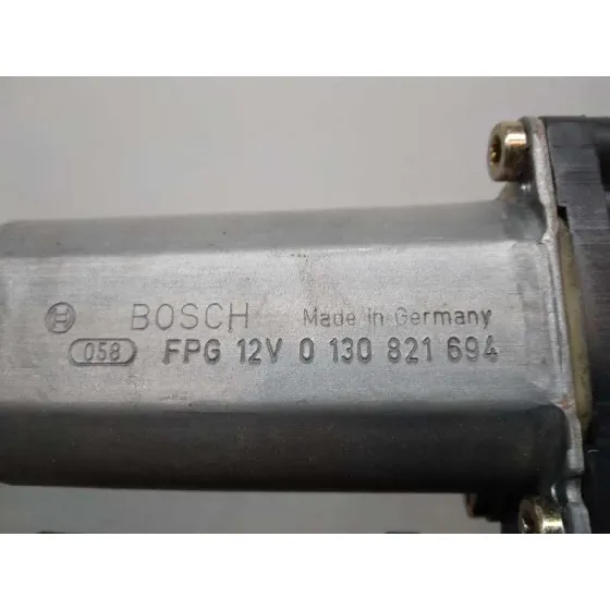 Motor Elevalunas Delantero Derecho para Volkswagen Passat Berlina (3B2)