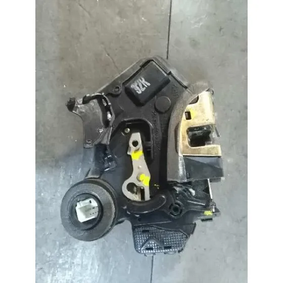 Cerradura Puerta Trasera Derecha para Toyota Corolla (E12)