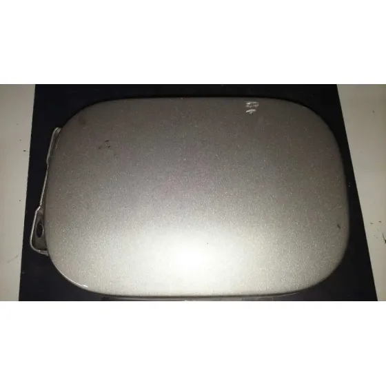Tapa Exterior Combustible para Mercedes-Benz Clase C (W203) Berlina
