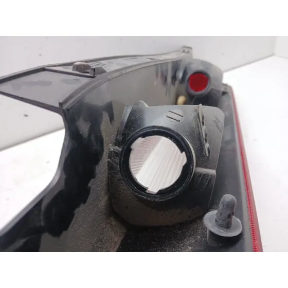 Piloto Trasero Derecho para Ford Focus Berlina (Cap)