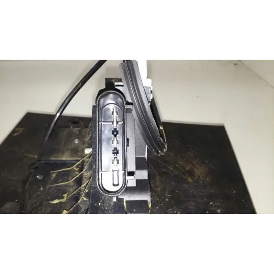 Cerradura Puerta Delantera Derecha para Ford Fiesta (Ccn)