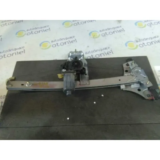 Elevalunas Delantero Derecho para Toyota Avensis Berlina (T 22)