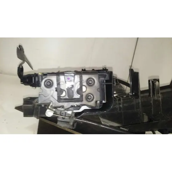 Cerradura Puerta Delantera Derecha para Ford Focus Berlina (Cap)