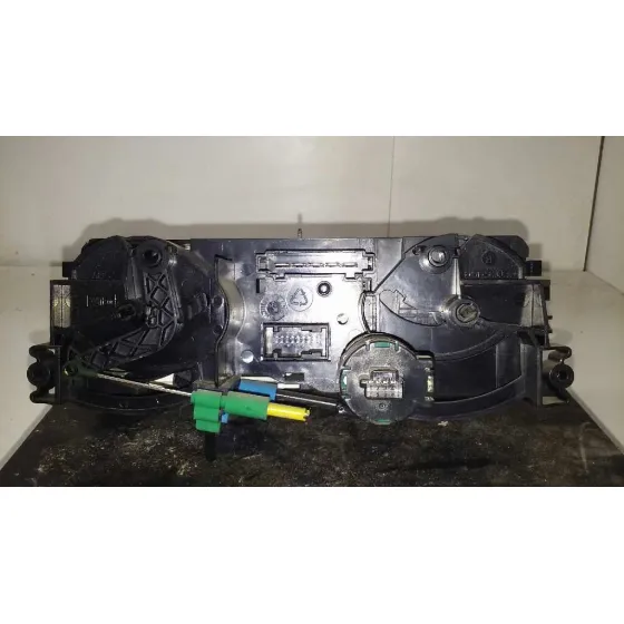 Mando Climatizador para Mitsubishi Colt Berlina 5 (Z30A)