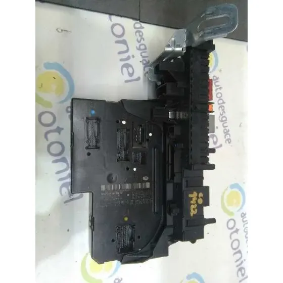 Caja Reles / Fusibles para Mercedes-Benz Clase C (W204) Berlina