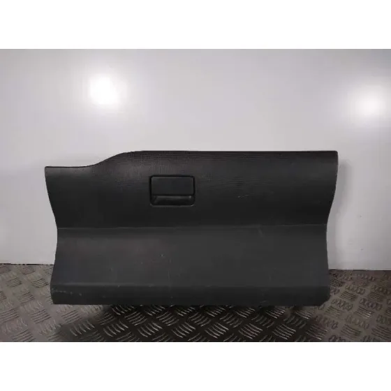 Guantera para Toyota Auris