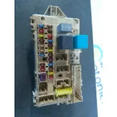 Caja Reles / Fusibles para Toyota Corolla Verso (R1)