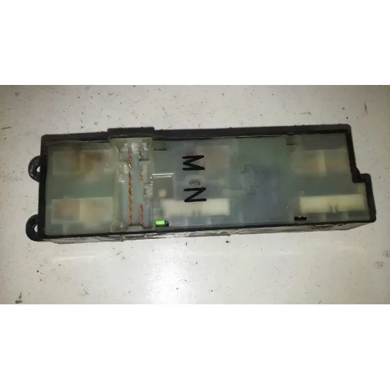 Mando Elevalunas Delantero Izquierdo para Nissan Almera (N16/E)