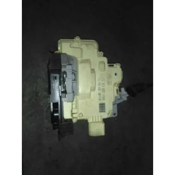 Cerradura Puerta Delantera Derecha para Volkswagen Passat Berlina (3C2)