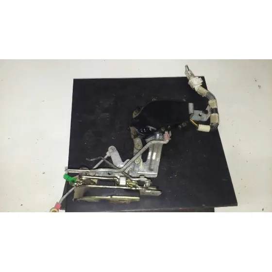 Cerradura Puerta Delantera Derecha para Daihatsu Feroza