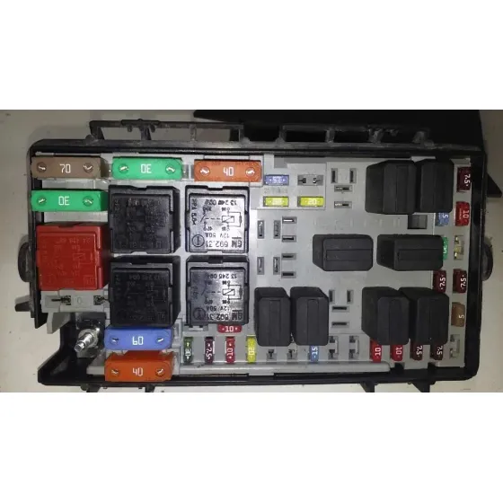 Caja Reles / Fusibles para Opel Corsa D
