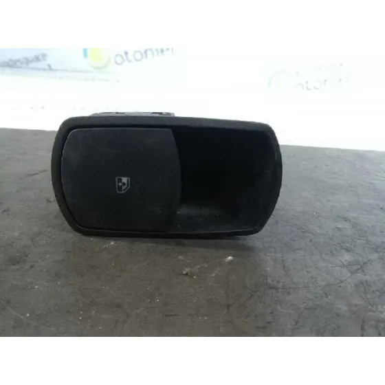 Mando Elevalunas Delantero Derecho para Opel Corsa D