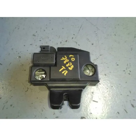 Cerradura Maletero / Porton para Toyota Corolla (E15)