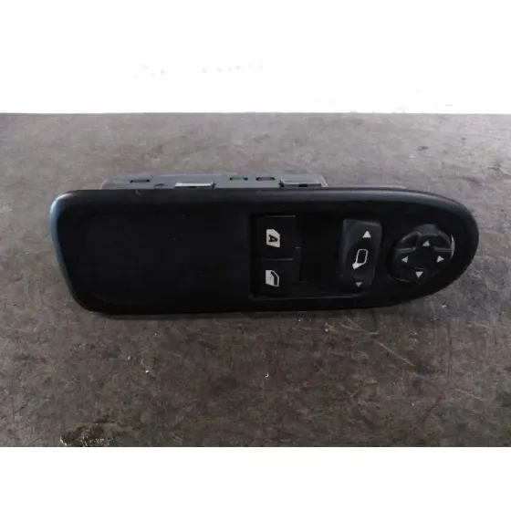 Mando Elevalunas Delantero Izquierdo para Citroën C3