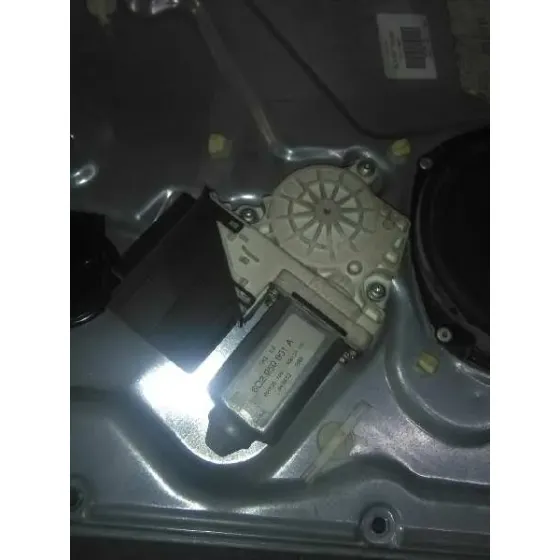 Elevalunas Delantero Derecho para Seat Ibiza (6L1)