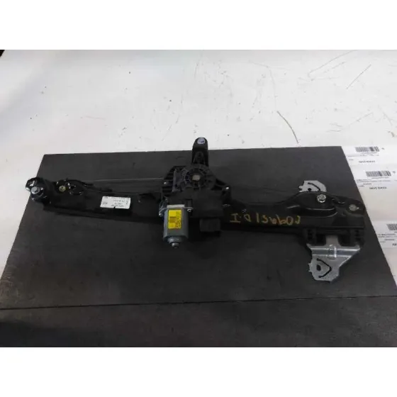 Elevalunas Delantero Izquierdo para Nissan Pulsar (C13)
