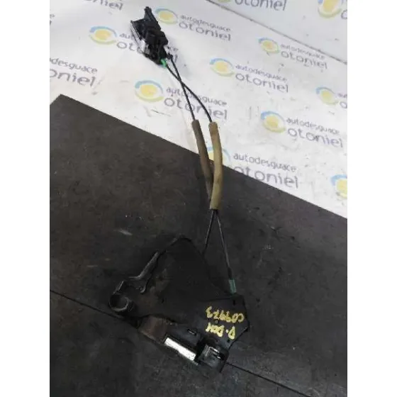 Cerradura Puerta Delantera Derecha para Toyota Corolla (E12)