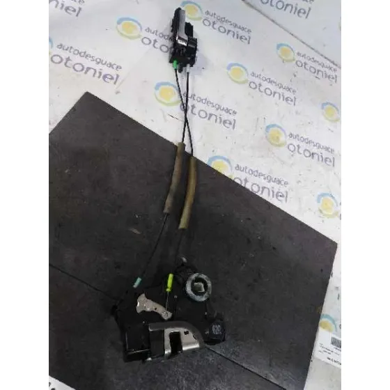 Cerradura Puerta Delantera Derecha para Toyota Corolla (E12)