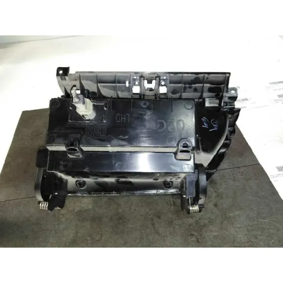 Guantera para Nissan Note