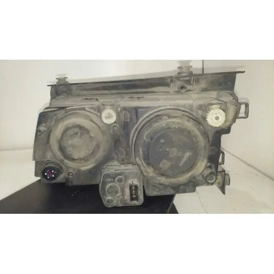 Faro Derecho para Volkswagen Passat Berlina (3B2)