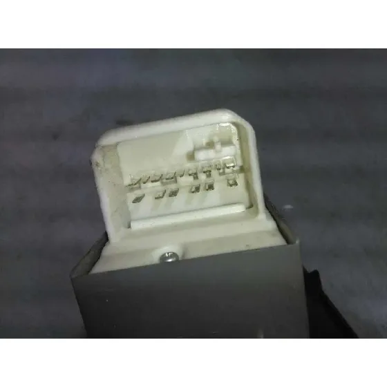 Mando Elevalunas Delantero Izquierdo para Toyota Rav 4 (A3)