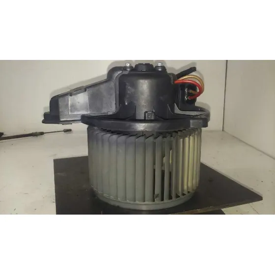 Motor Calefaccion para Audi A6 Berlina (4B2)