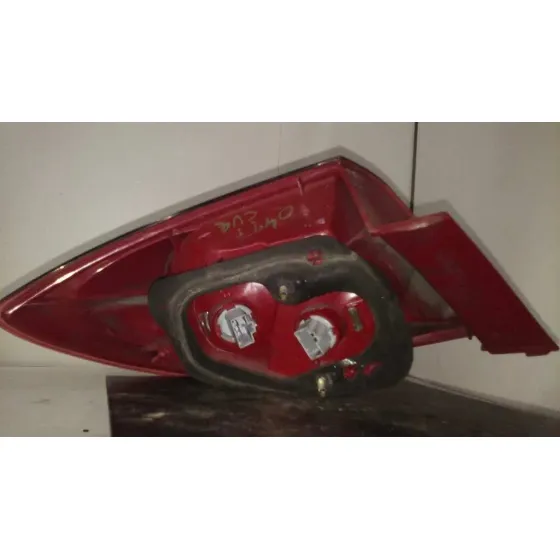Piloto Trasero Derecho para Mazda 3 Berlina (Bk)