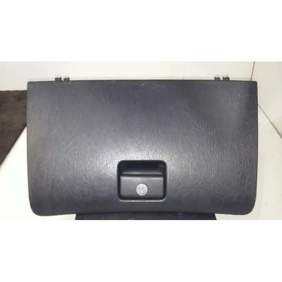 Guantera para Toyota Corolla (E12)