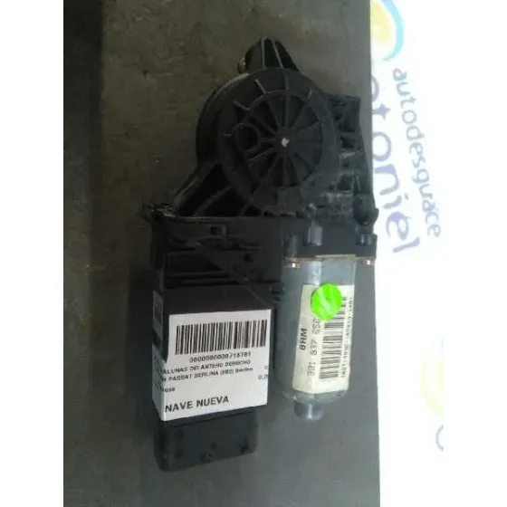 Motor Elevalunas Delantero Derecho para Volkswagen Passat Berlina (3B2)
