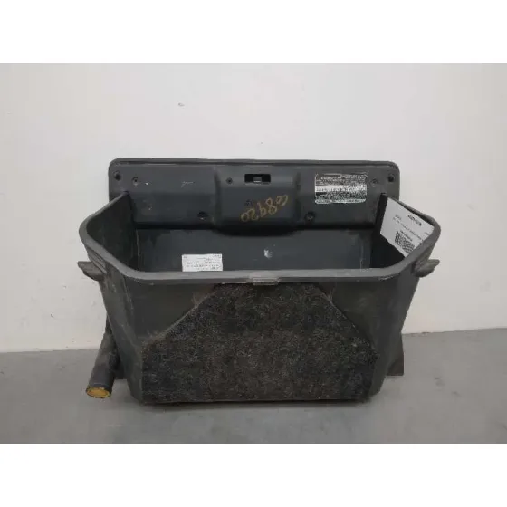Guantera para Toyota Corolla Verso (R1)