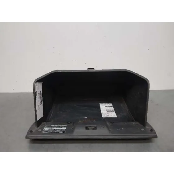Guantera para Toyota Corolla Verso (R1)