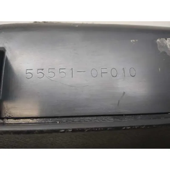 Guantera para Toyota Corolla Verso (R1)