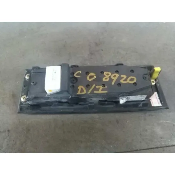 Mando Elevalunas Delantero Izquierdo para Toyota Corolla Verso (R1)