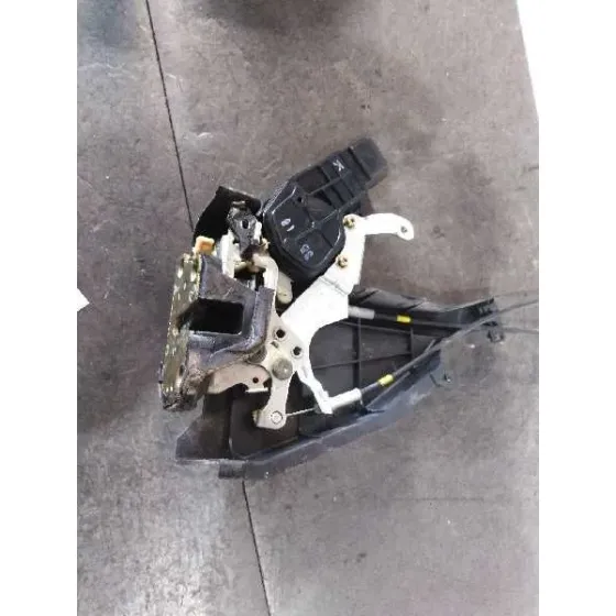 Cerradura Puerta Trasera Derecha para Toyota Corolla (E12)